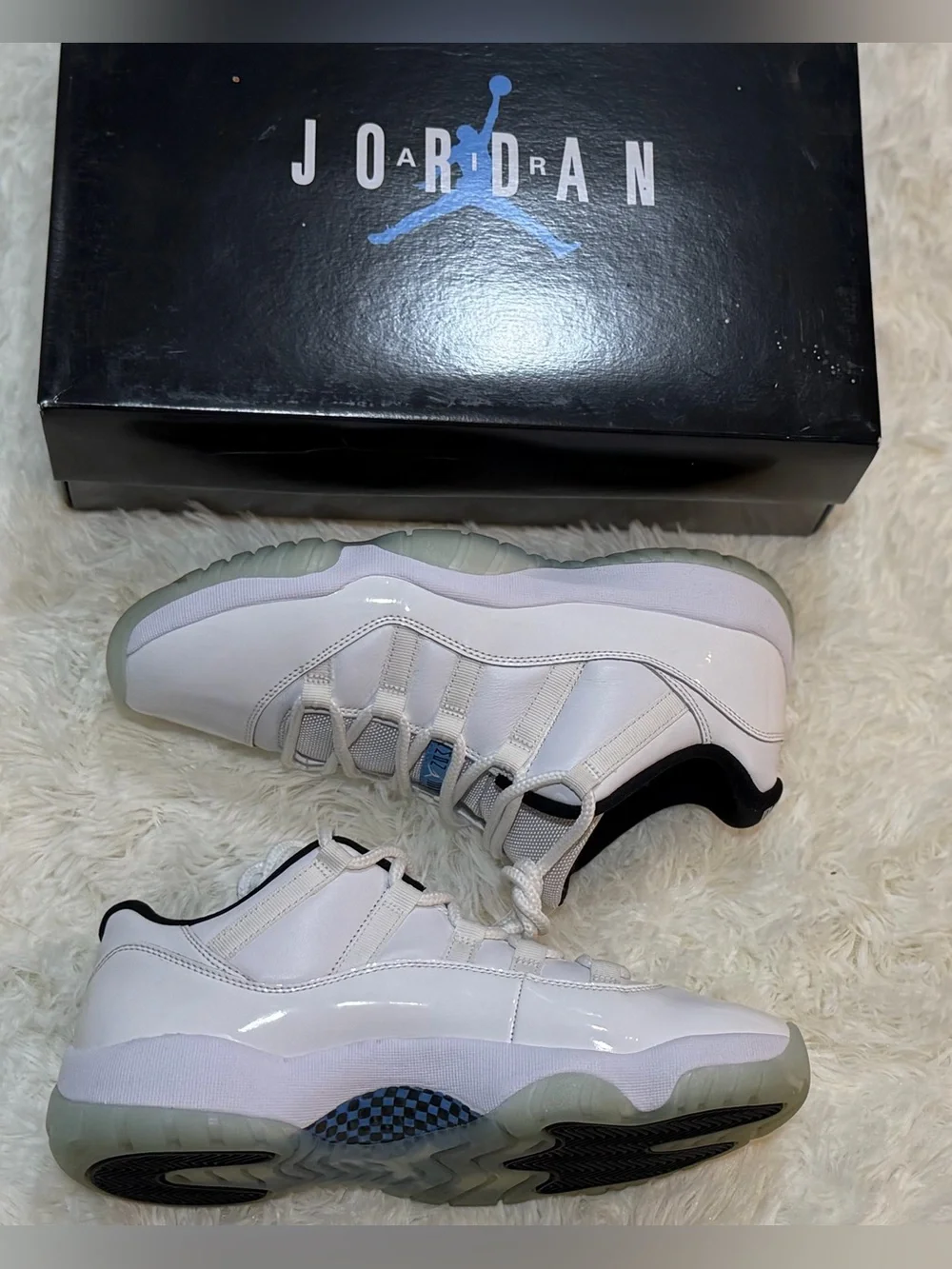 Jordan 11 Retro Low Legend Blue - Men’s 9.5 / Women’s 11 - AV2187-117